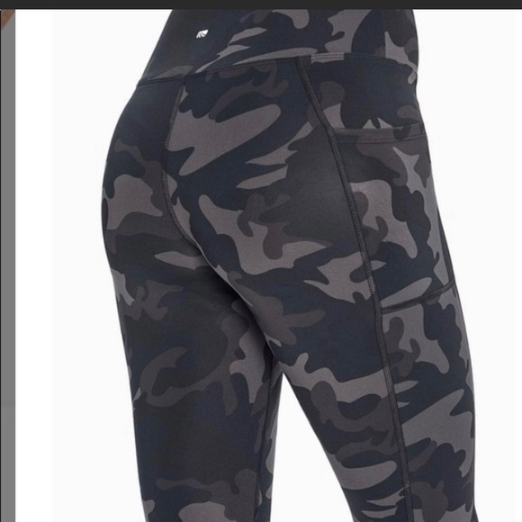 NWT Black 25” Classy Abstract pocket high-waist leggings Marika I have 3 pairs - Picture 4 of 5